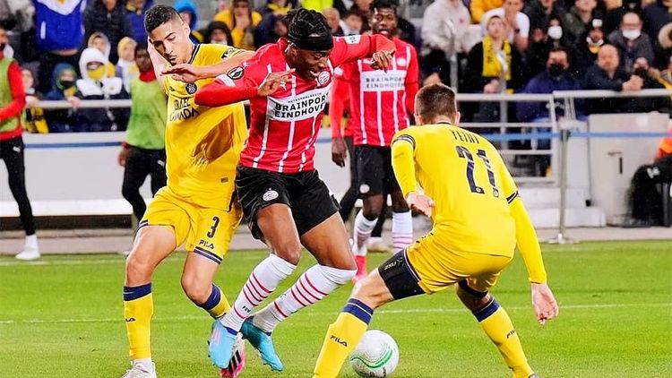 键传球和场 键传球和场